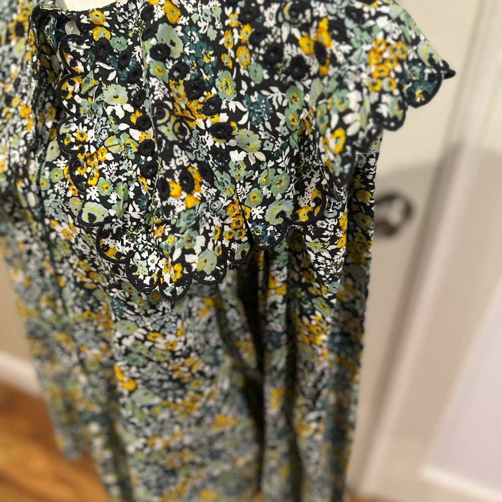 Universal Thread Green Ruffled Blouse With Peter … - image 3